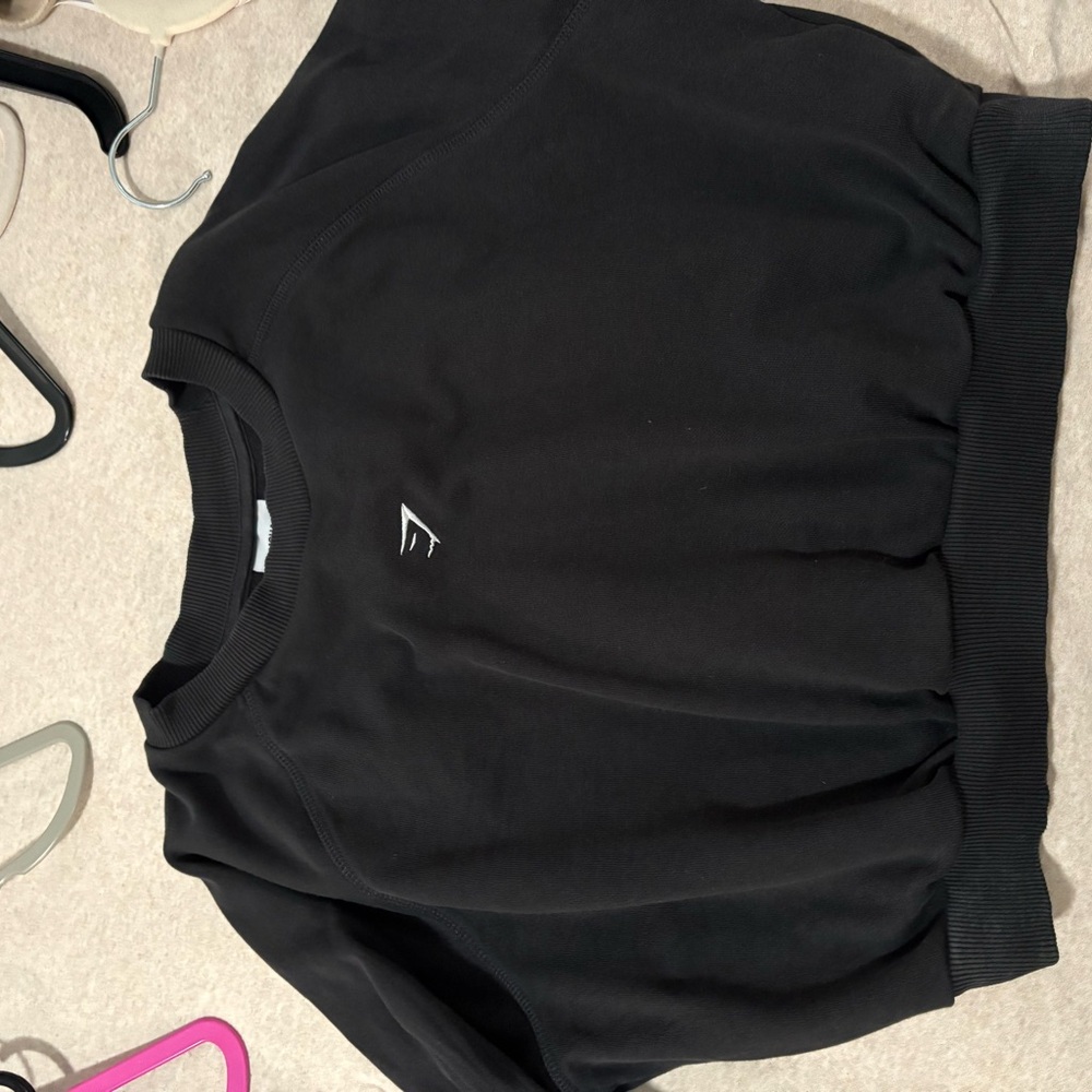 Gymshark Black Crewneck Sweatshirt